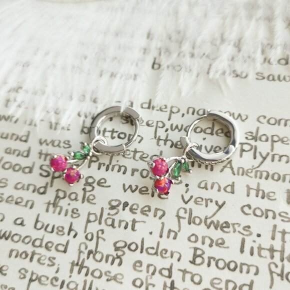 Kendra Scott Cherry Berry Kyocera Opal Silver Earring - Picture 4 of 4